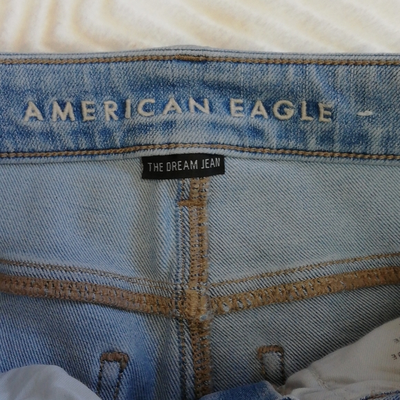 Distressed jeans from American Eagle - Picture 7 of 8